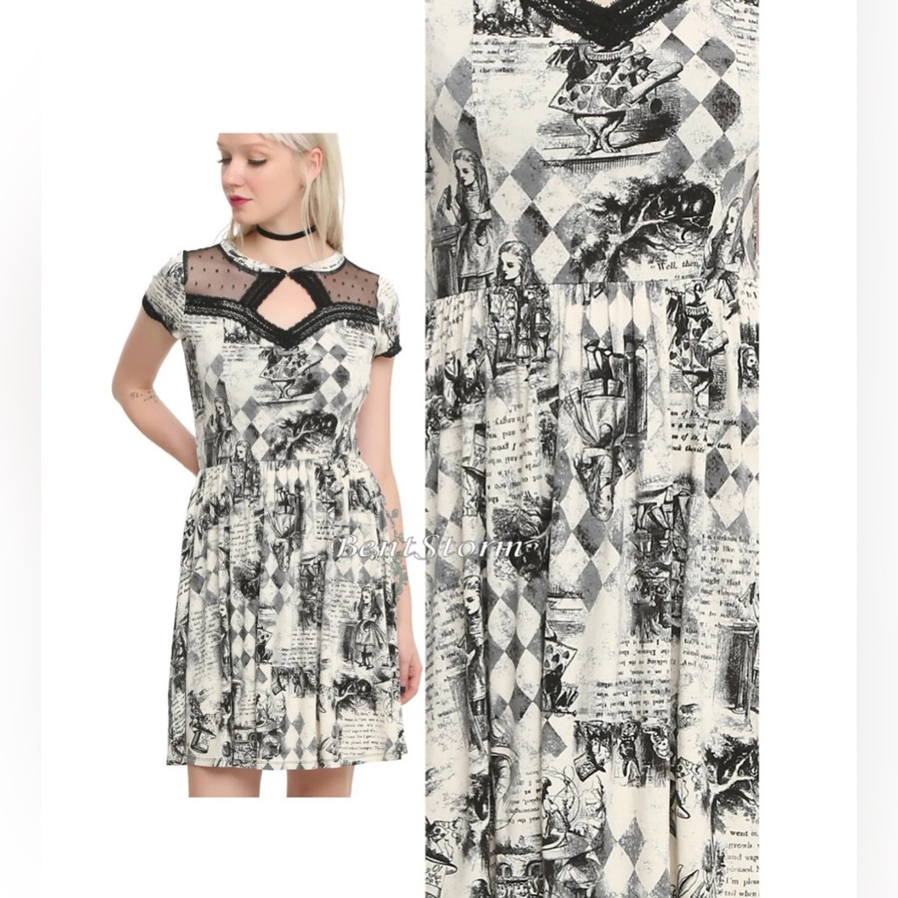 Hot Topic Alice in Wonderland Dress